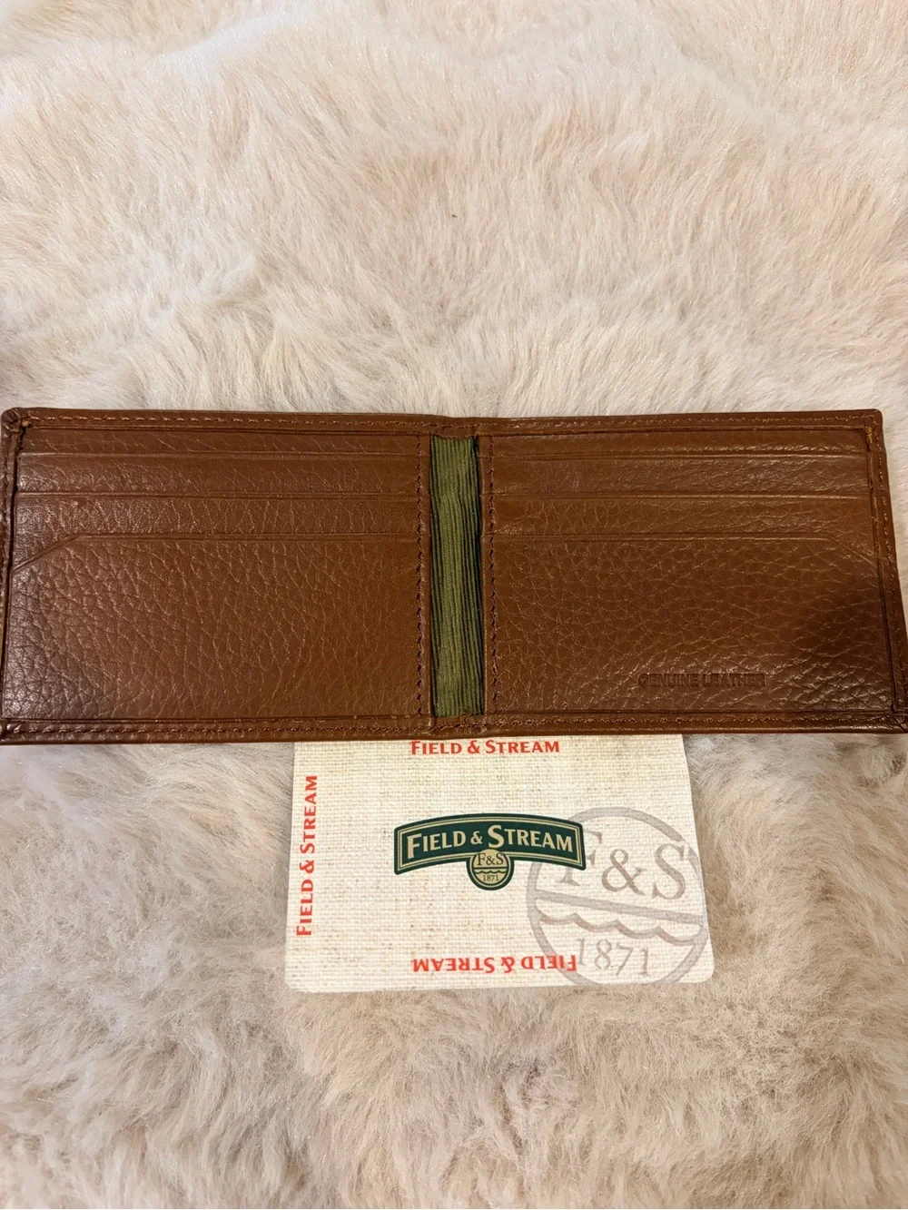 Field & Stream Men's Leather Wallet in Brown